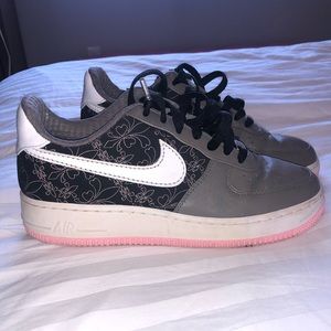 Nike Air Force One’s SZ 8.5 Women’s
